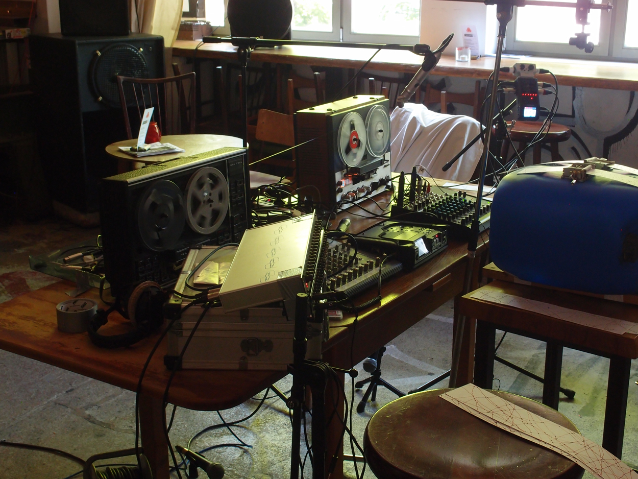 2020-04-28 'sand' Remix Teil 8 (Aufnahme Tonband und Remix 3 (Audio + Video)